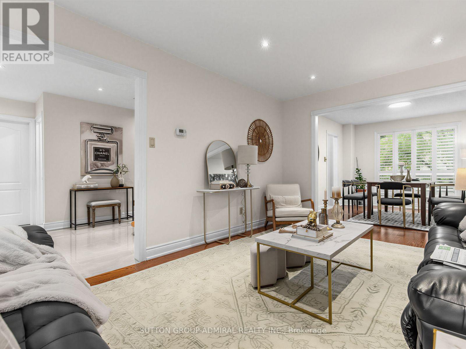 10 Torino Place, Vaughan, Ontario  L4K 2L4 - Photo 6 - N13664388
