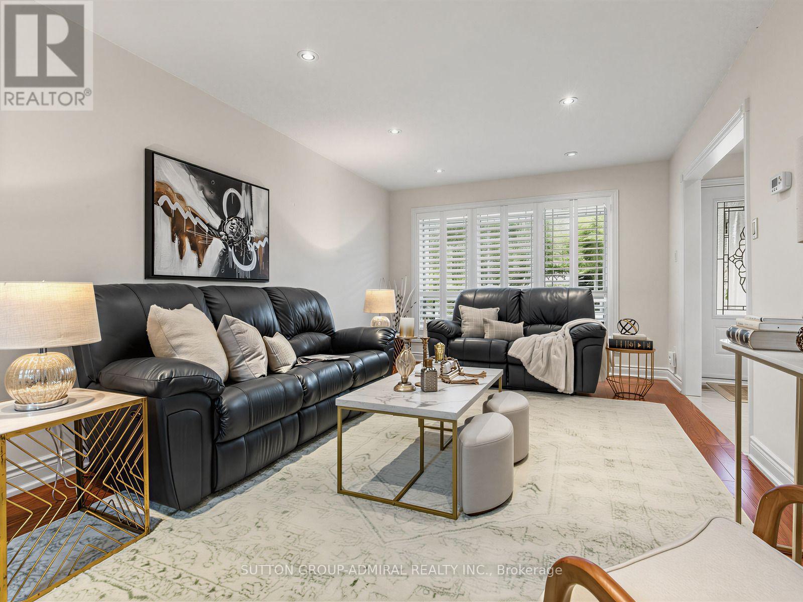 10 Torino Place, Vaughan, Ontario  L4K 2L4 - Photo 8 - N13664388