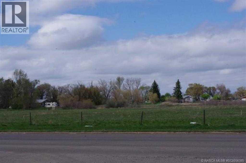 710 Cassils Road W, Brooks, Alberta  T1R 1H7 - Photo 1 - A2335648