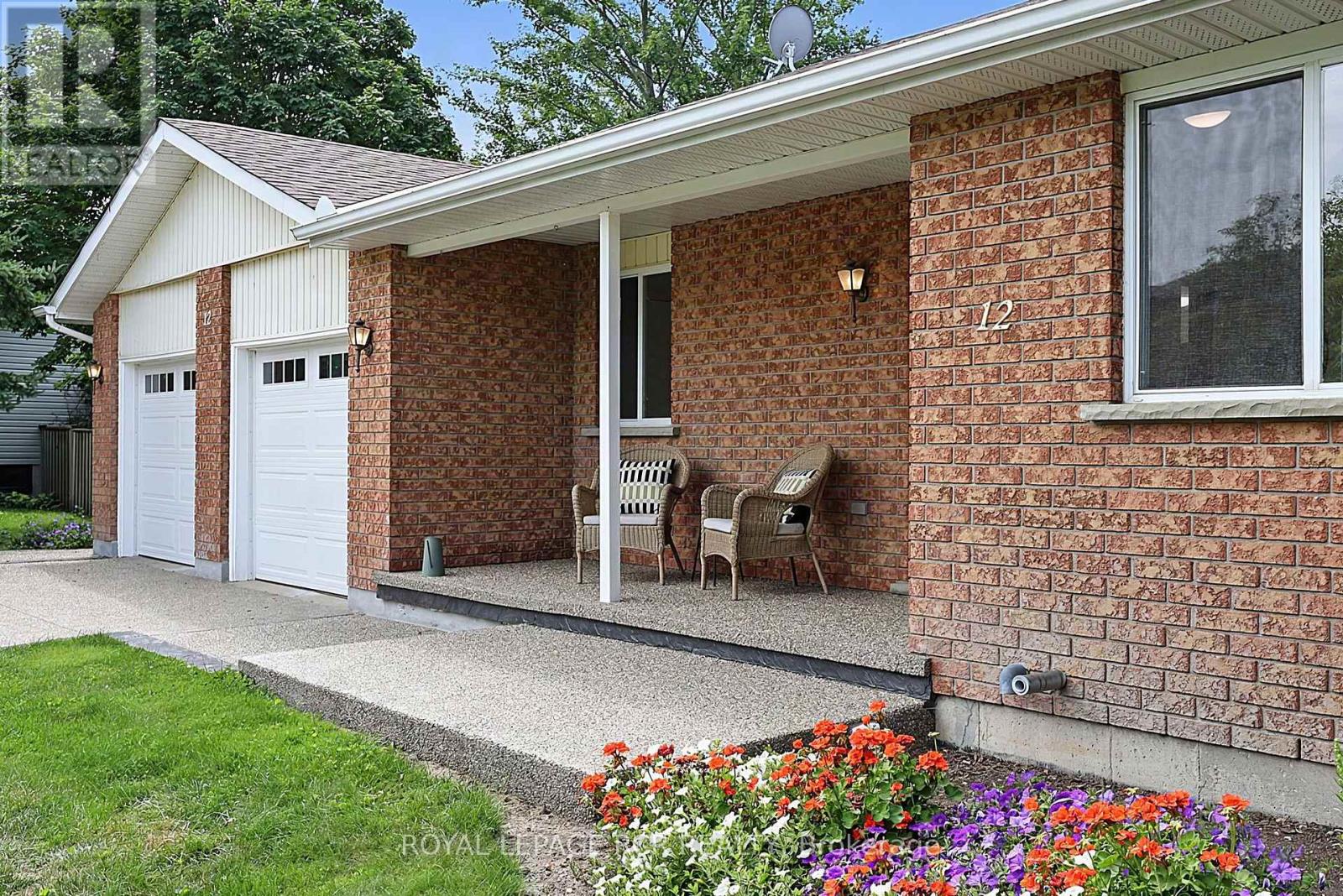 12 Peter Street, Amaranth, Ontario L9W 5Z1 - Photo 3 - X13664354