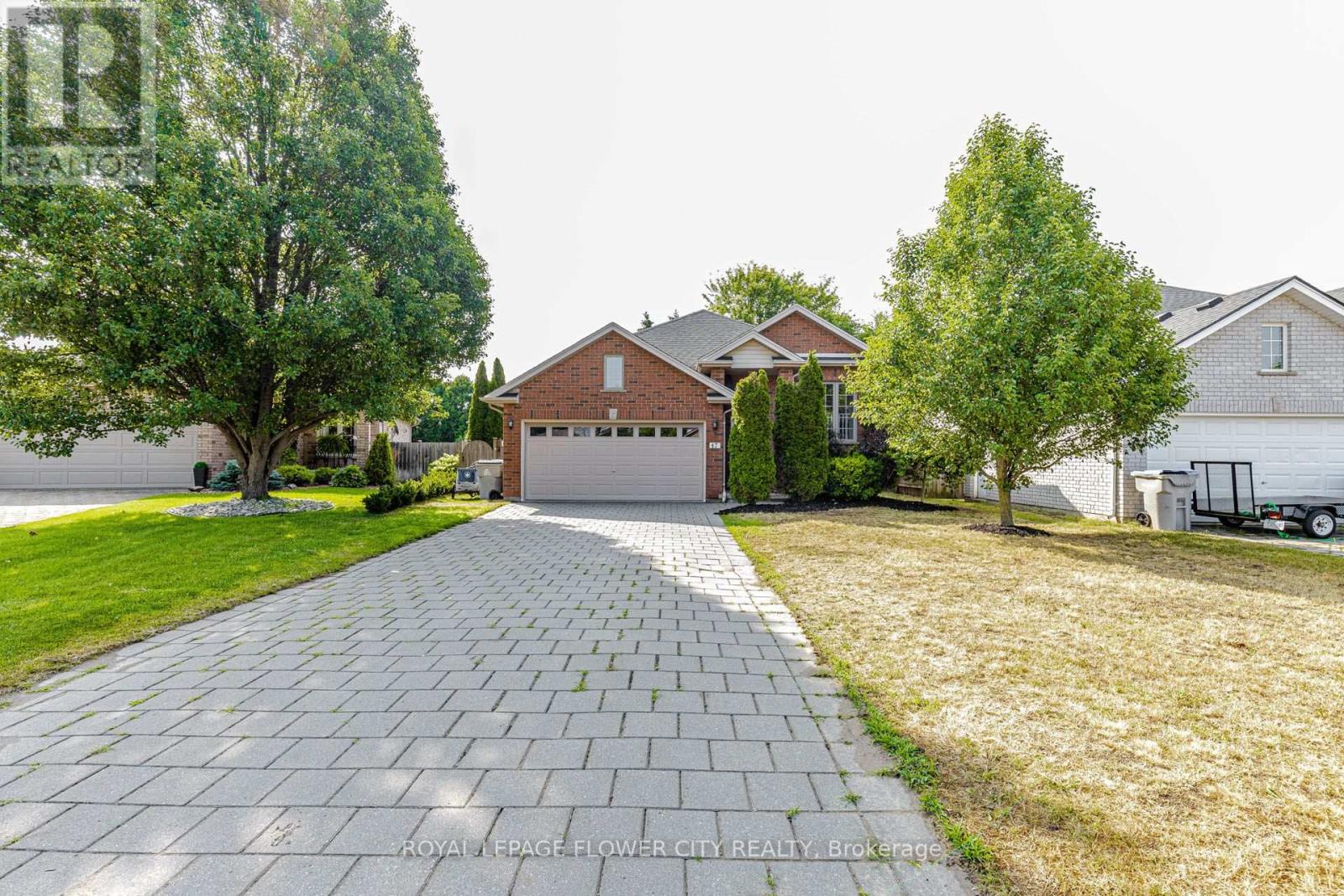 47 Queensway Drive, Strathroy-Caradoc, Ontario  N7G 4M2 - Photo 2 - X13664400