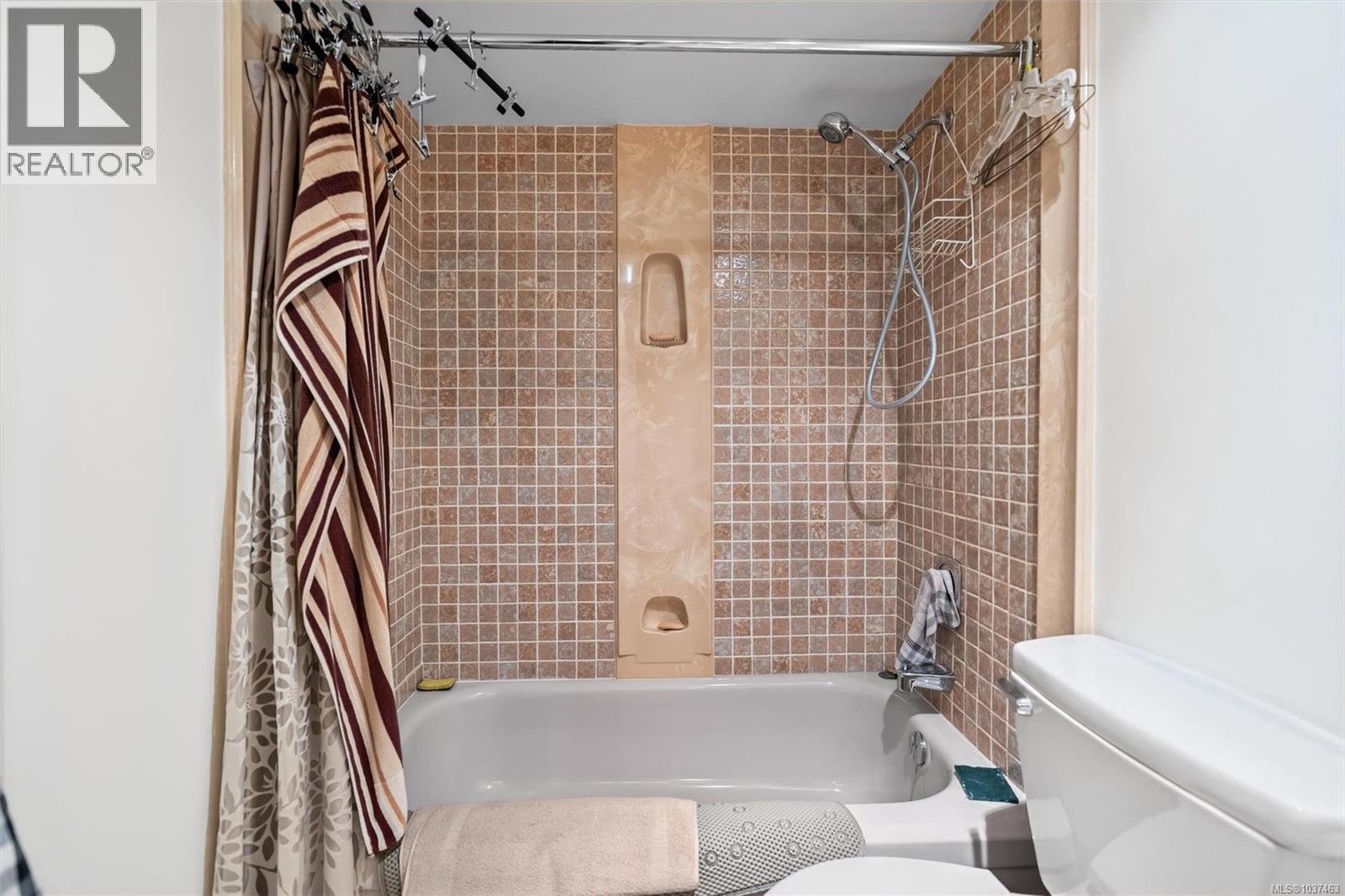 402 2605 Windsor Rd, Oak Bay, British Columbia  V8S 5H9 - Photo 19 - 1037463
