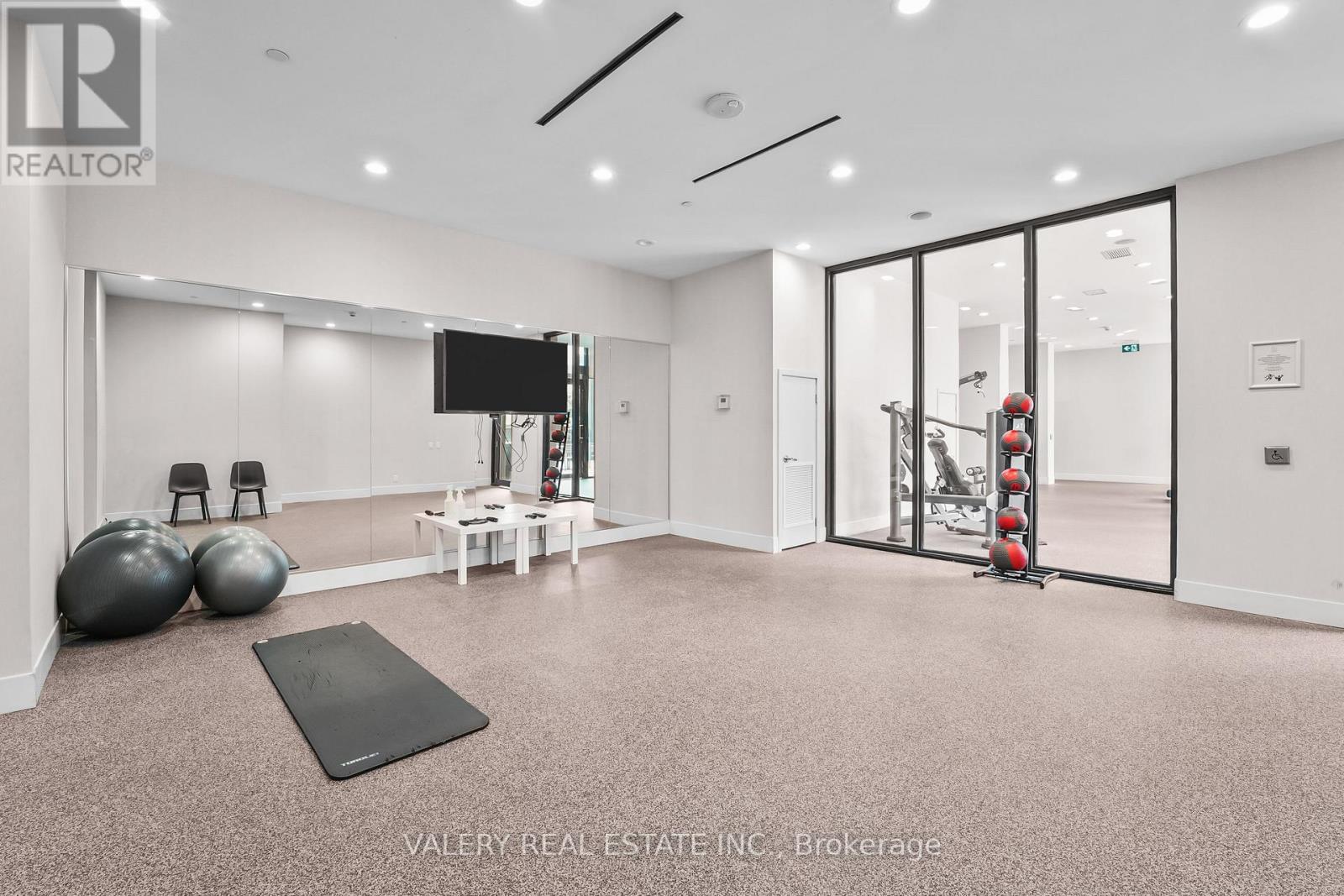 716 - 20 Monte Kwinter Court, Toronto, Ontario   - Photo 21 - C13662700