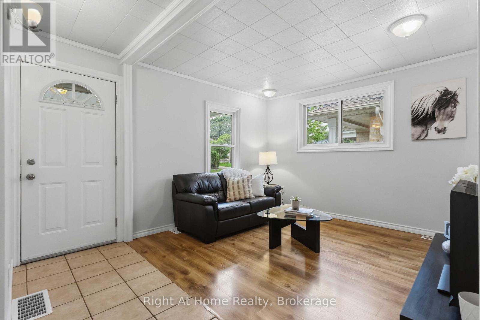 127 Montrave Avenue, Oshawa, Ontario  L1J 4R6 - Photo 4 - E13664430
