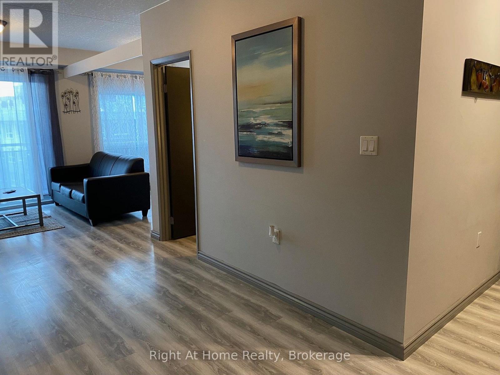 B311 - 275 Larch Street, Waterloo, Ontario  N2L 0J2 - Photo 18 - X13521502