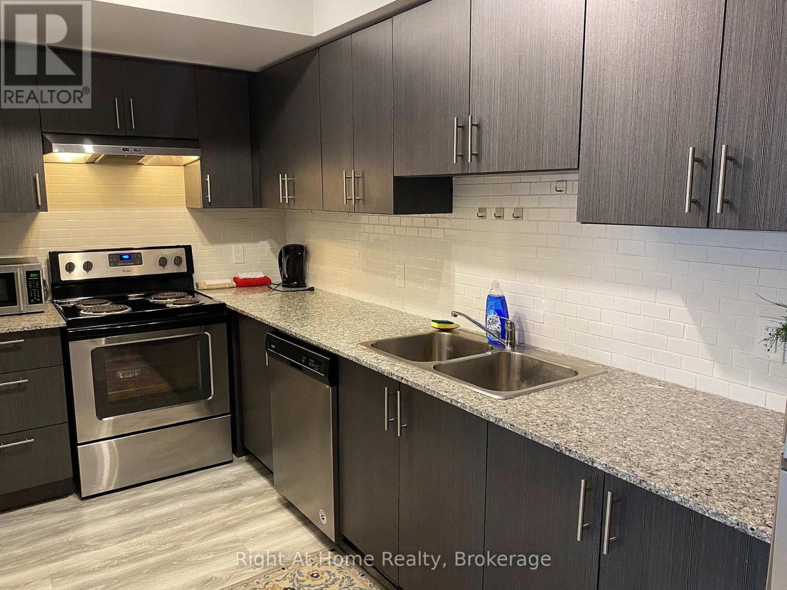 B311 - 275 Larch Street, Waterloo, Ontario  N2L 0J2 - Photo 4 - X13521502