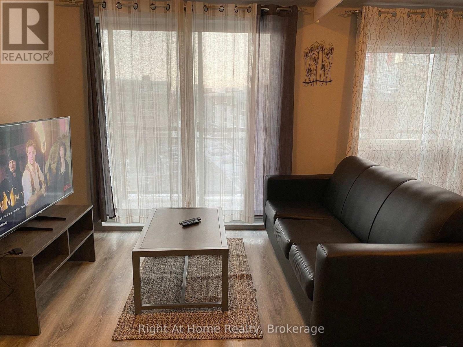 B311 - 275 Larch Street, Waterloo, Ontario  N2L 0J2 - Photo 9 - X13521502