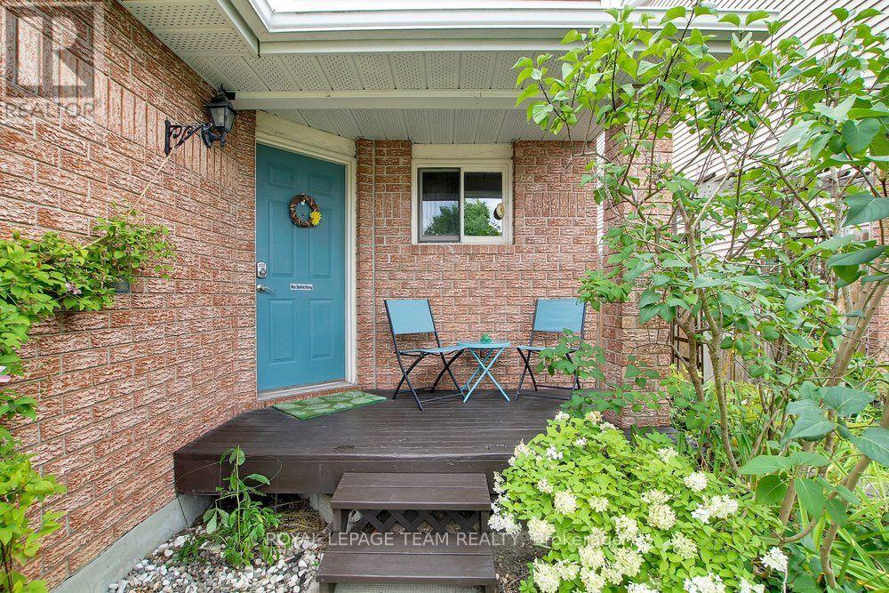 50 Burlington Crescent, Ottawa, Ontario K1T 3K7 - Photo 2 - X13664468
