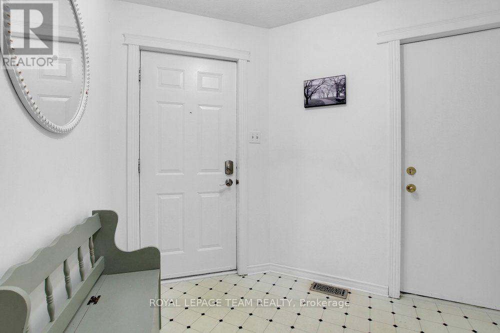 50 Burlington Crescent, Ottawa, Ontario K1T 3K7 - Photo 3 - X13664468