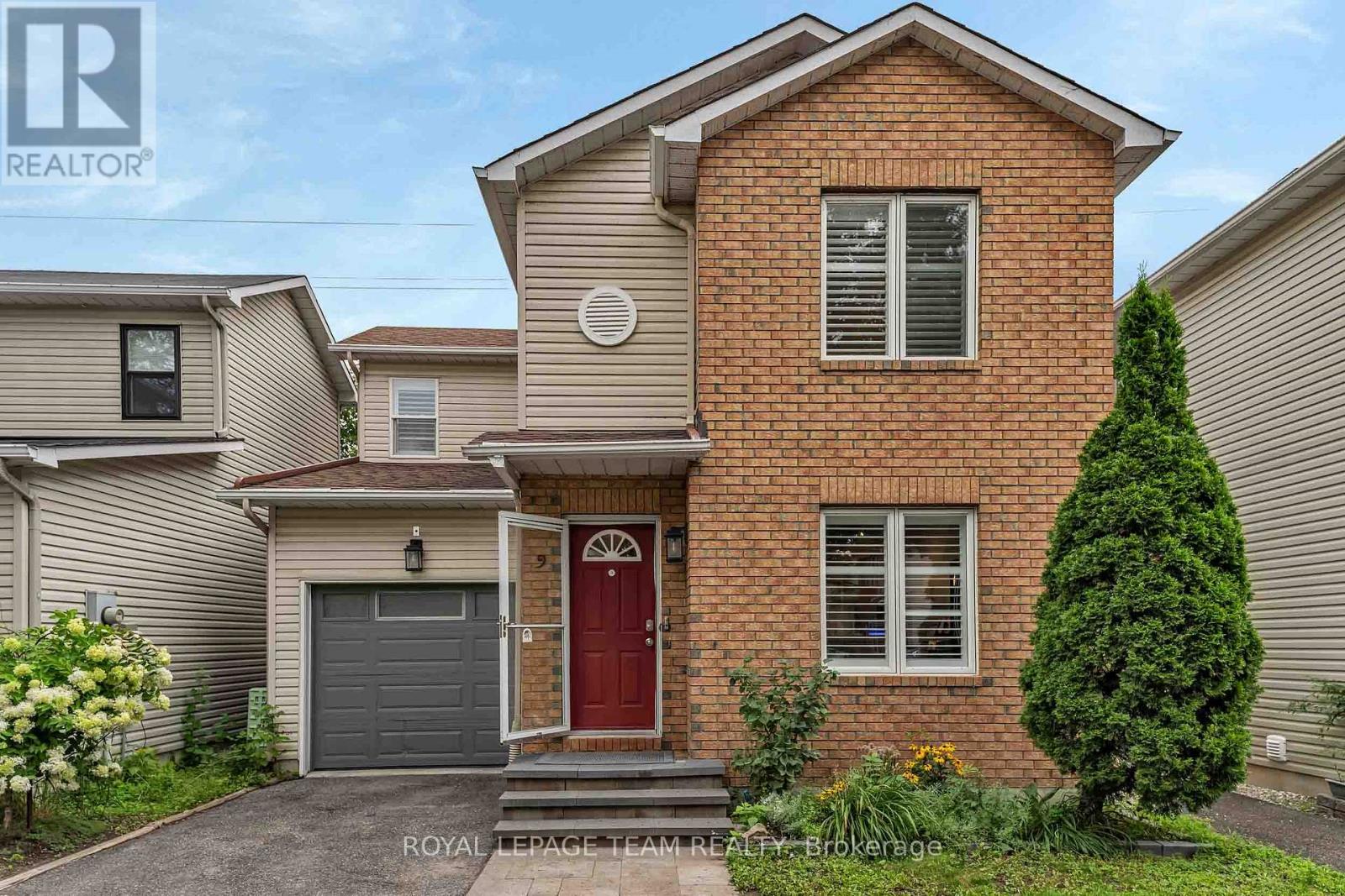 9 - 583 TWEEDSMUIR AVENUE, Ottawa, Ontario
