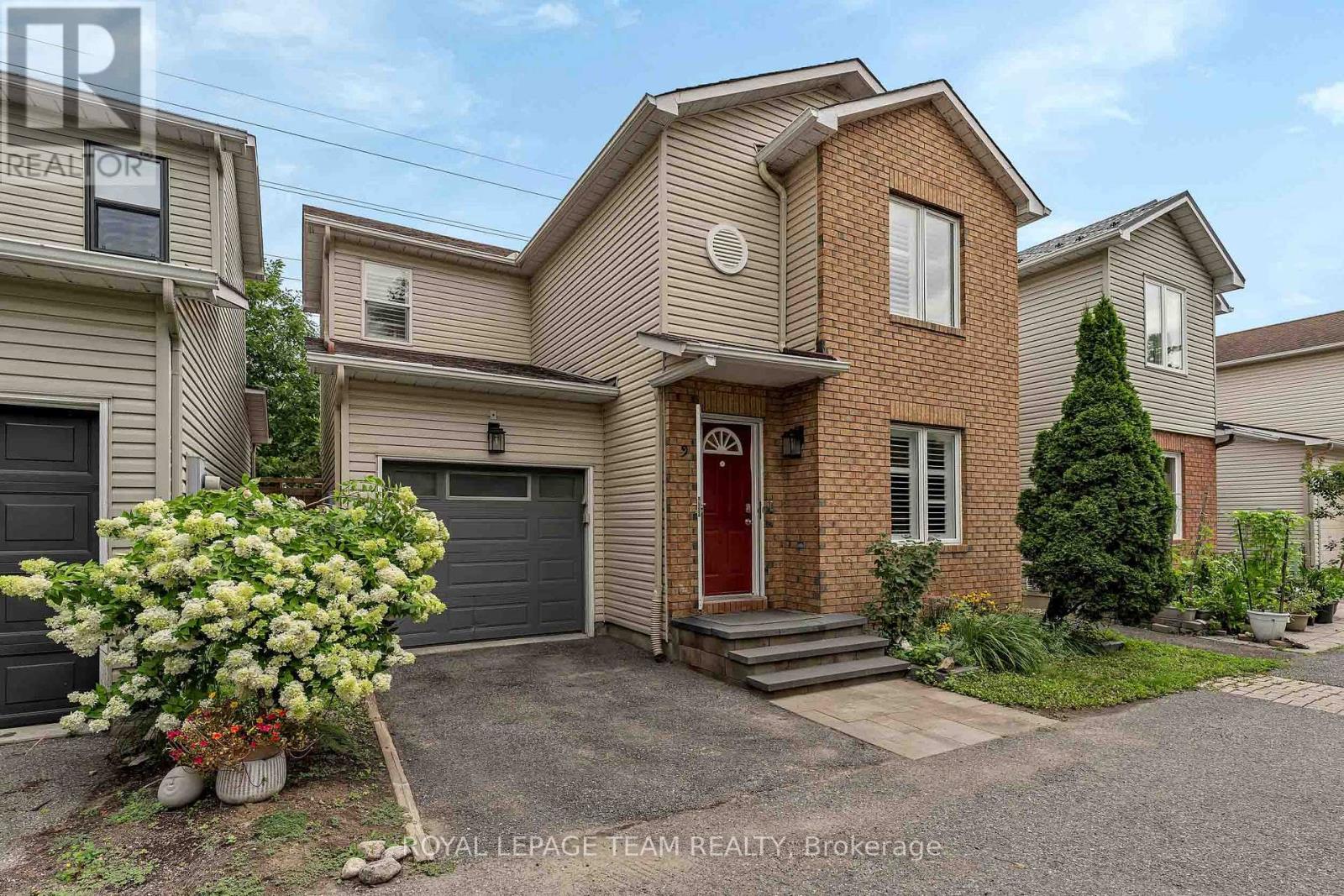 9 - 583 Tweedsmuir Avenue, Ottawa, Ontario K1Z 5P4 - Photo 2 - X13664506