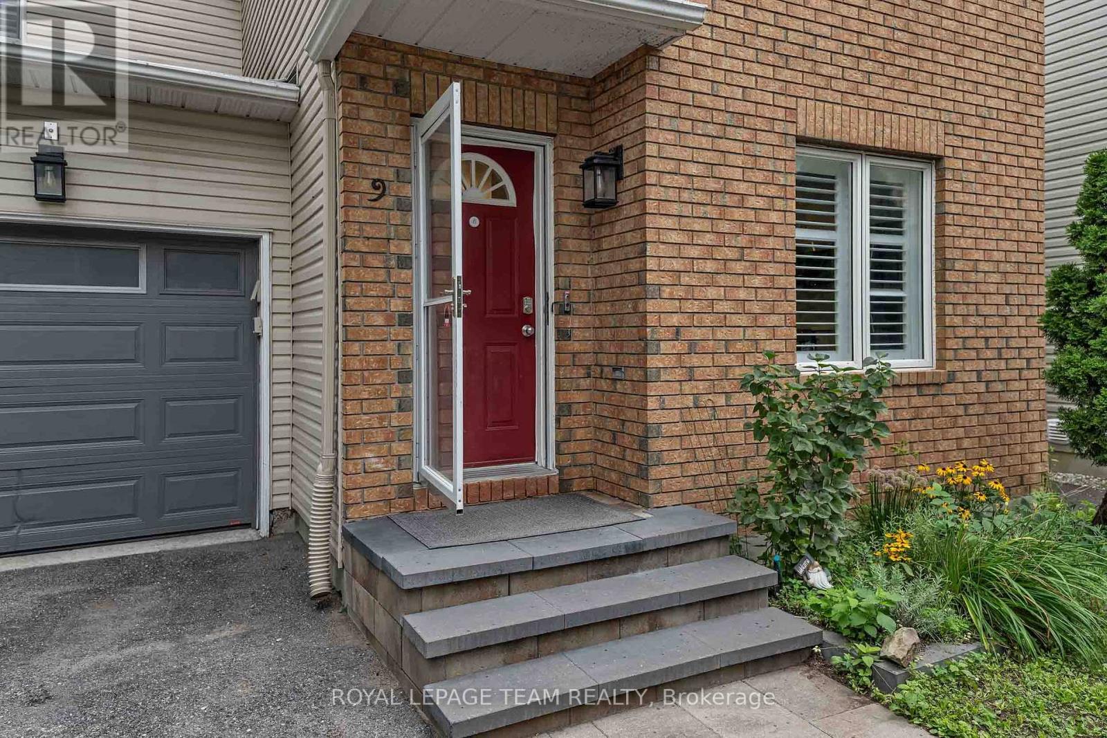 9 - 583 Tweedsmuir Avenue, Ottawa, Ontario K1Z 5P4 - Photo 4 - X13664506