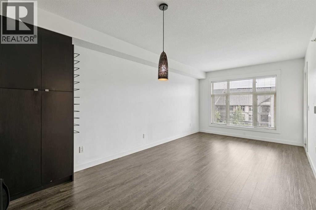 225, 15 Aspenmont Heights SW, Calgary, Alberta  T3H 0E3 - Photo 3 - A2336179