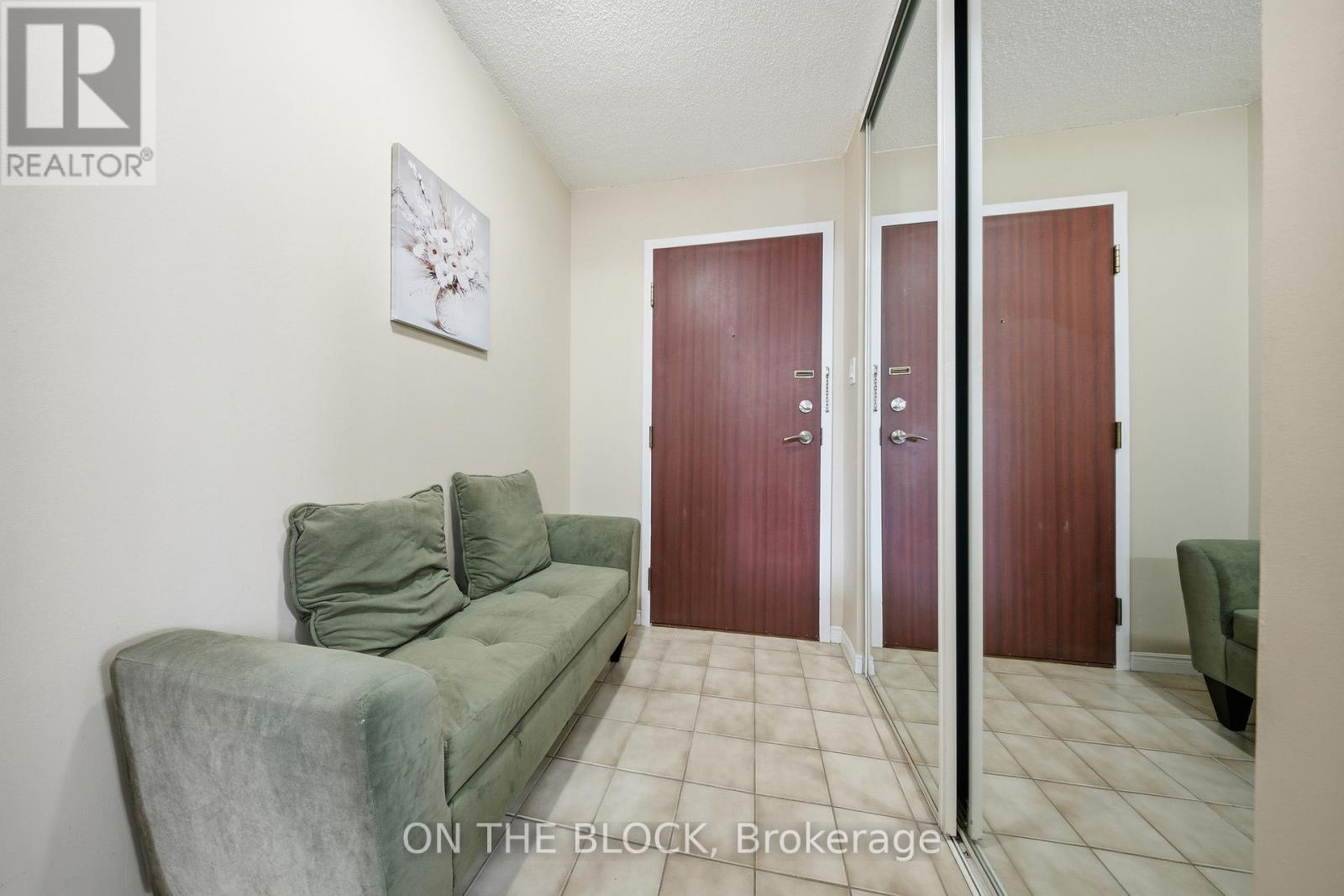 203 - 880 Dundas Street W, Mississauga, Ontario  L5C 4H3 - Photo 6 - W13004510