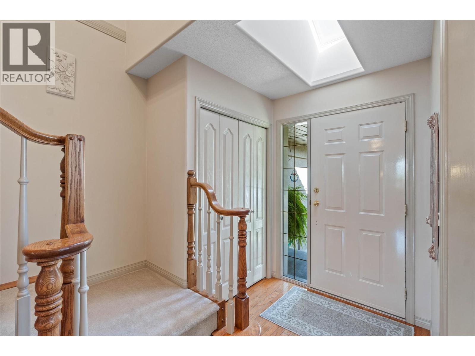 3689 Navatanee Drive, Kamloops, British Columbia  V2H 1S1 - Photo 3 - 10397079