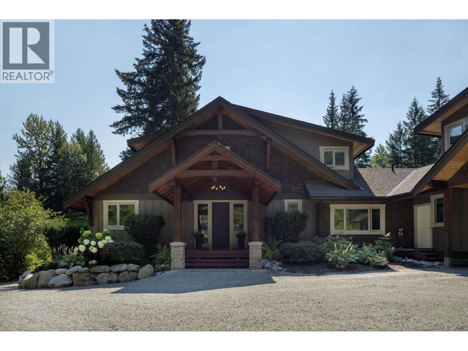 1044 Cedar Grove Lane, Pemberton, British Columbia  V0N 2L2 - Photo 3 - R3122974