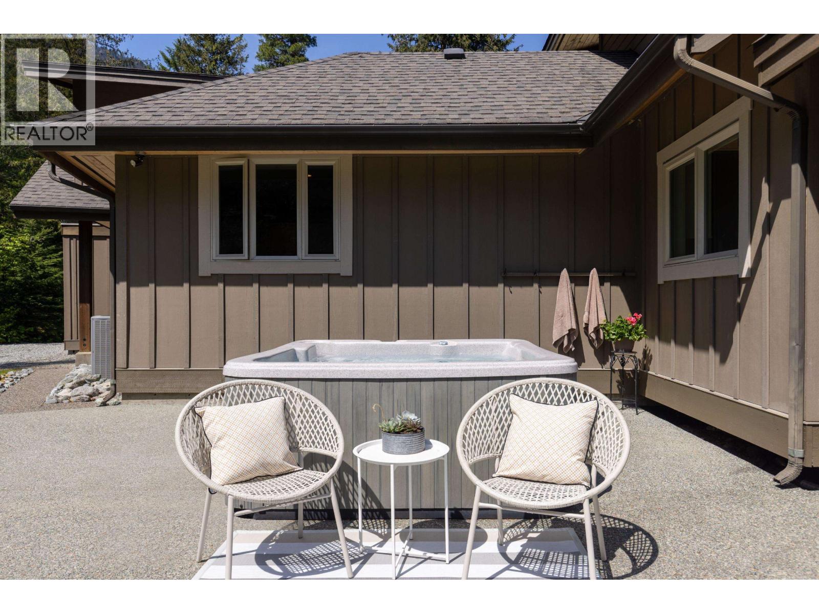 1044 Cedar Grove Lane, Pemberton, British Columbia  V0N 2L2 - Photo 18 - R3122974