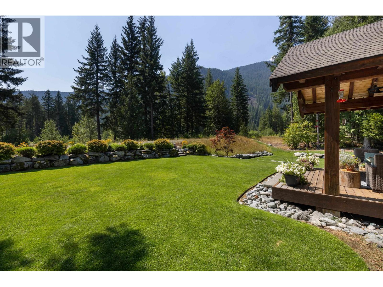 1044 Cedar Grove Lane, Pemberton, British Columbia  V0N 2L2 - Photo 16 - R3122974