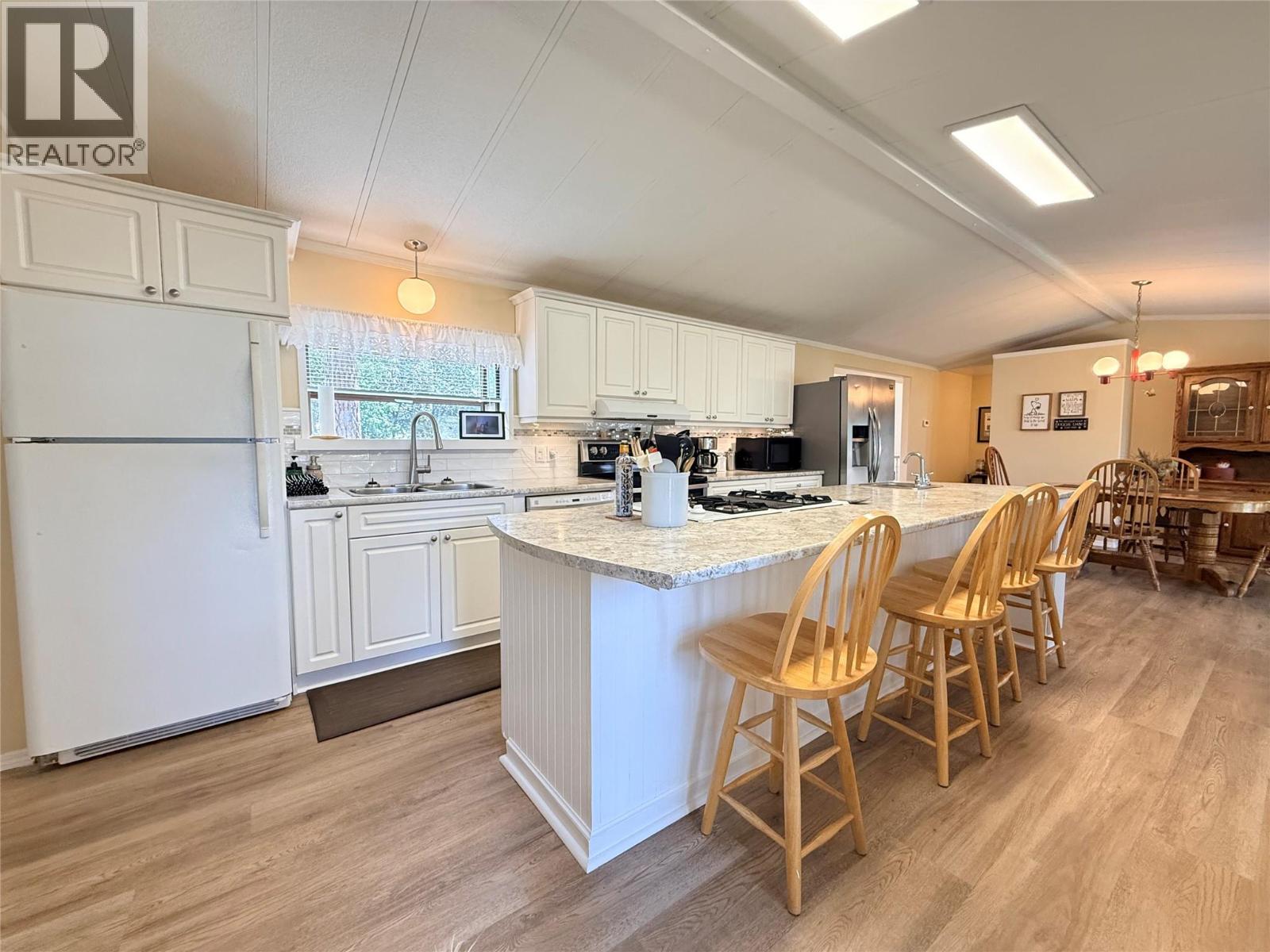 6240 Vine Road, Grand Forks, British Columbia  V0H 1H4 - Photo 8 - 10388255