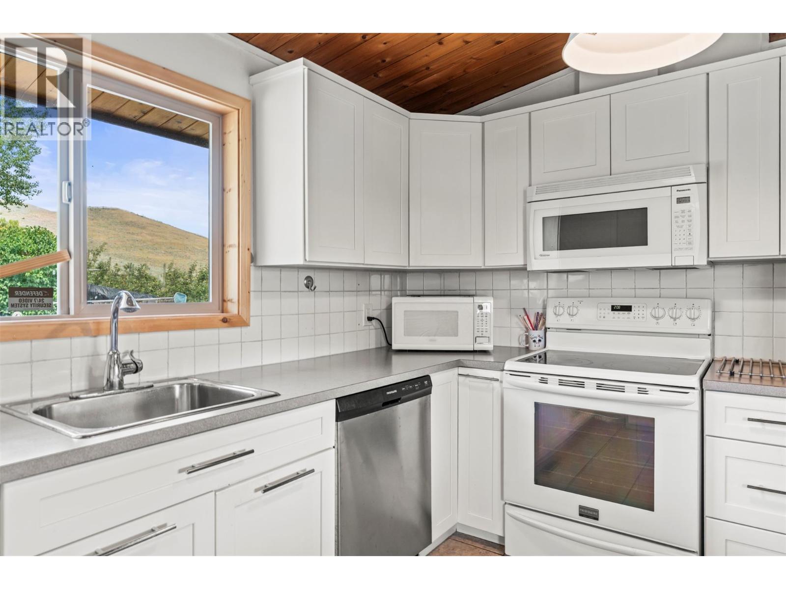 6451 Southwind Road, Vernon, British Columbia  V1H 1B7 - Photo 24 - 10392527