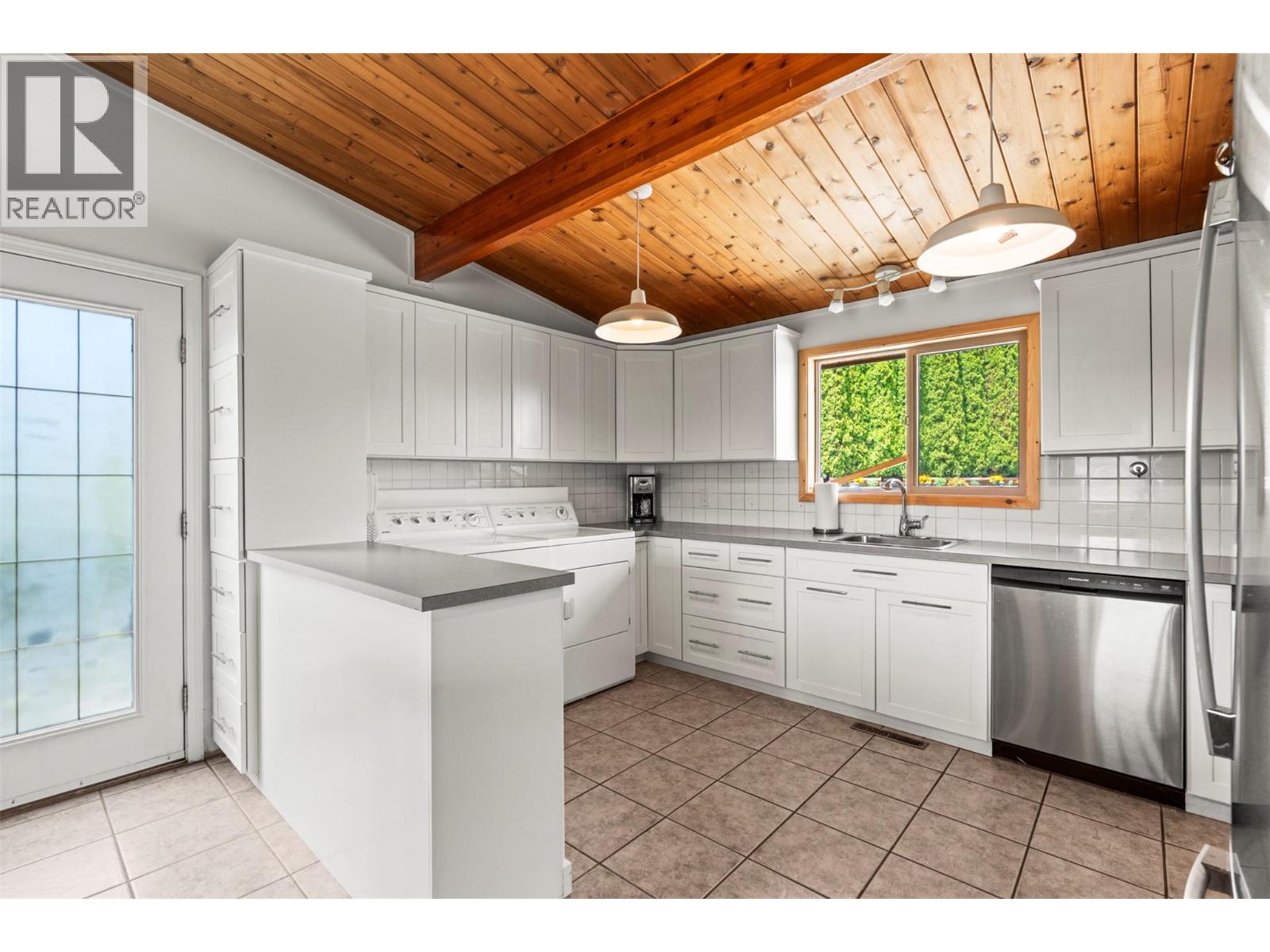 6451 Southwind Road, Vernon, British Columbia  V1H 1B7 - Photo 22 - 10392527