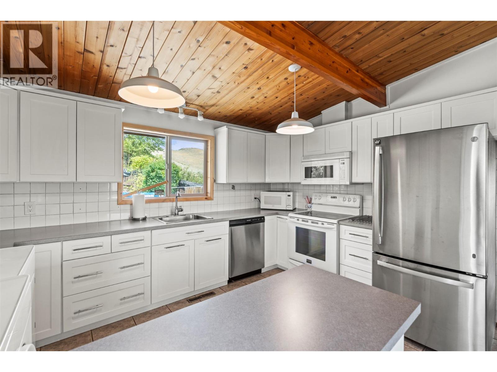 6451 Southwind Road, Vernon, British Columbia  V1H 1B7 - Photo 23 - 10392527
