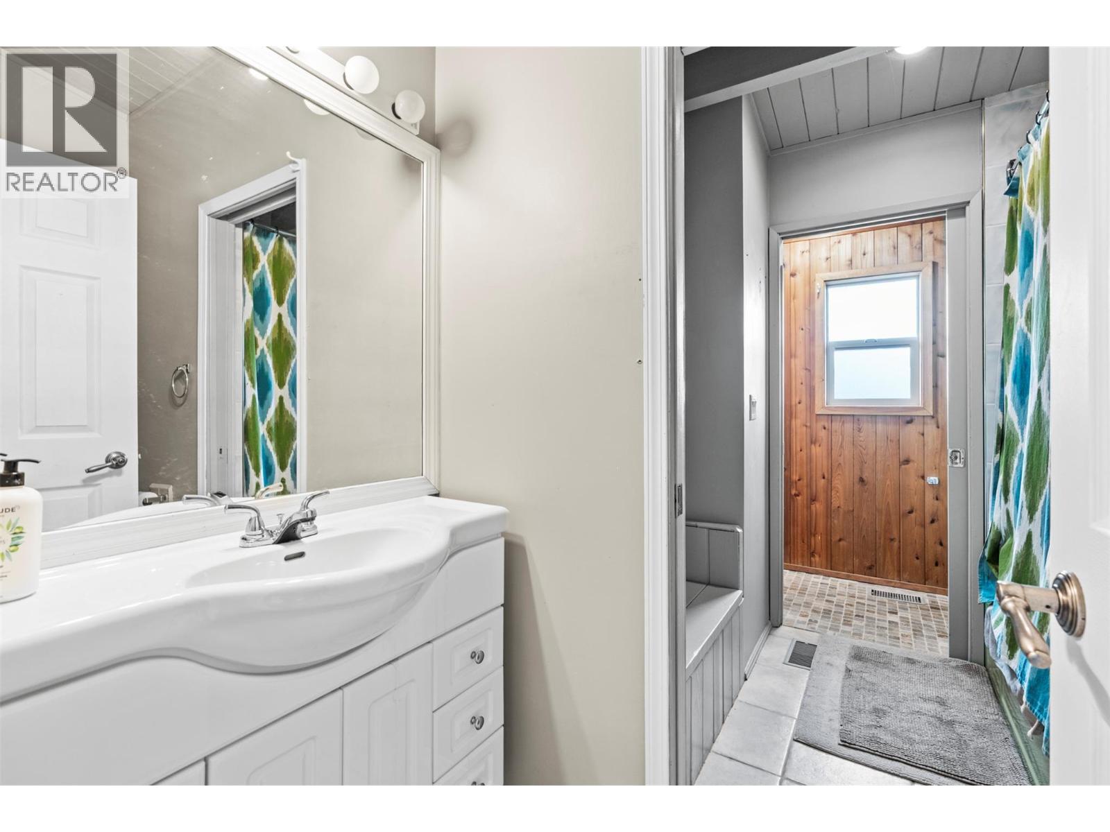 6451 Southwind Road, Vernon, British Columbia  V1H 1B7 - Photo 33 - 10392527