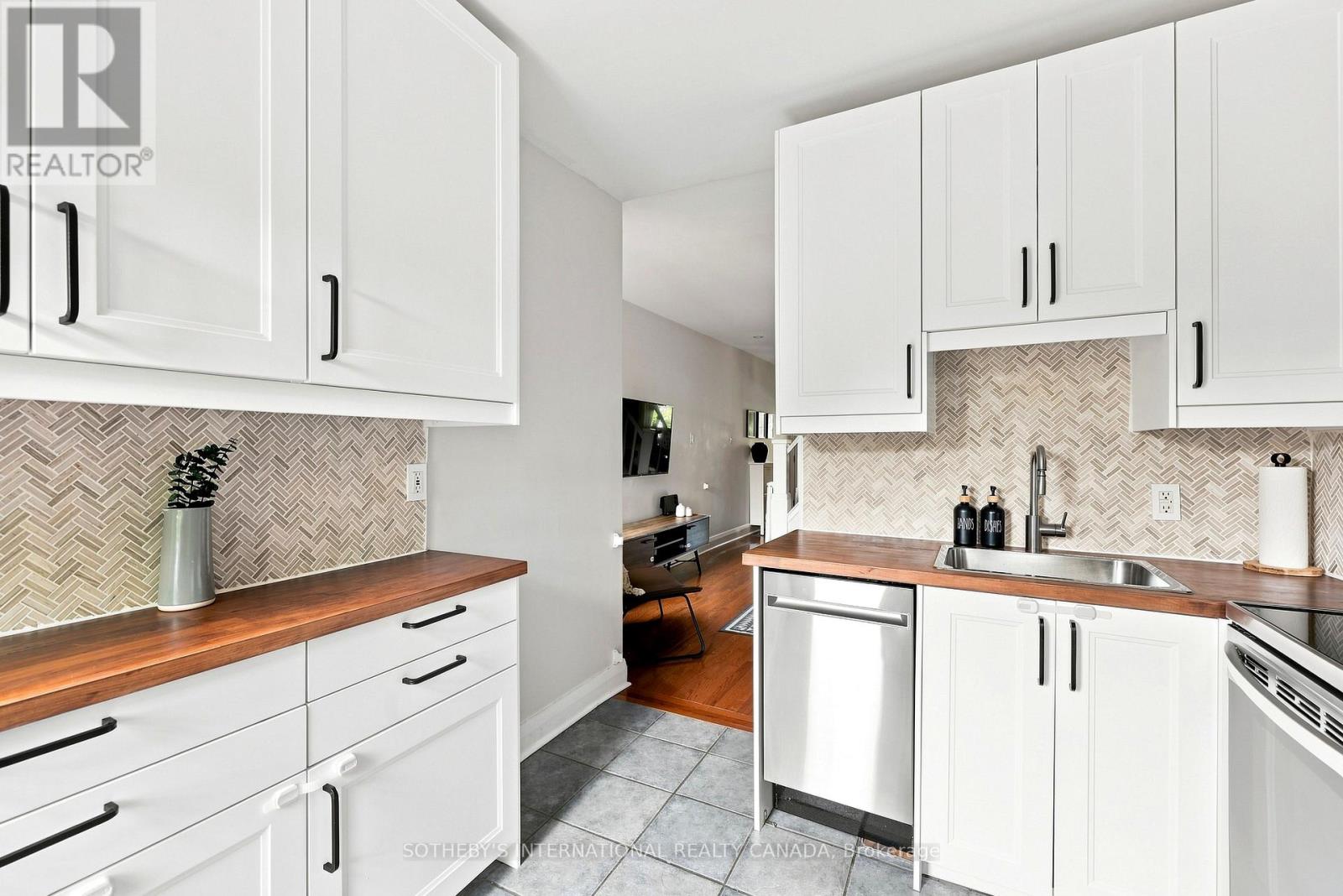 213 Oakcrest Avenue, Toronto, Ontario  M4C 1B8 - Photo 15 - E13664546