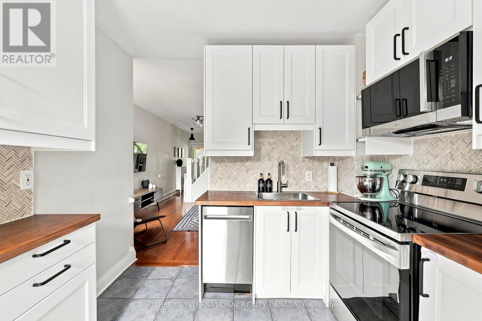 213 Oakcrest Avenue, Toronto, Ontario  M4C 1B8 - Photo 16 - E13664546