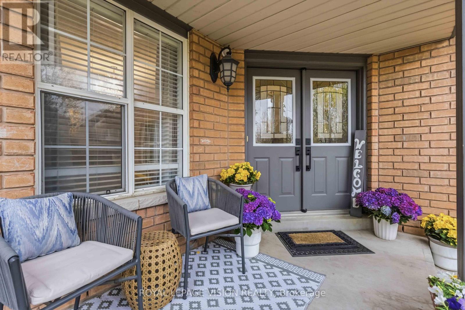 55 Medland Avenue E, Whitby, Ontario L1P 1S7 - Photo 5 - E13664578