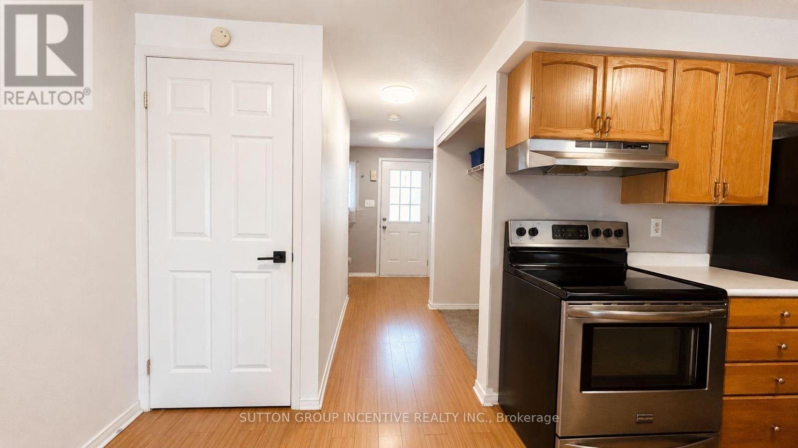 25 Lions Gate Boulevard, Barrie, Ontario  L4M 7E3 - Photo 2 - S13664570