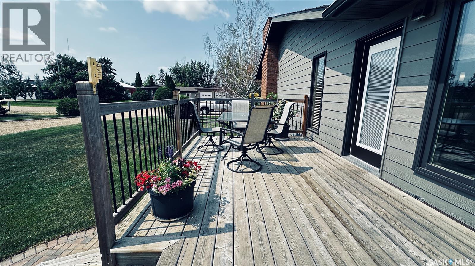 816 1st Avenue, Zenon Park, Saskatchewan  S0E 1W0 - Photo 2 - SK045206