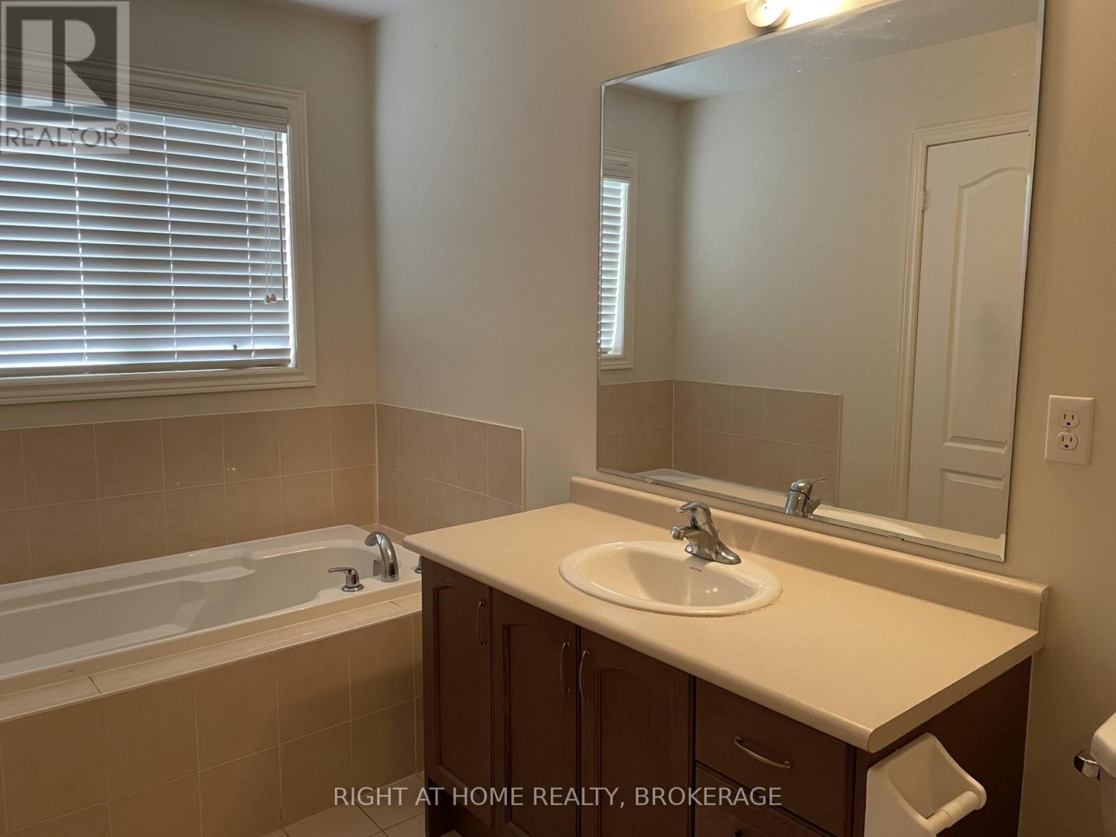 3211 Edwyna Drive, Mississauga, Ontario L5M 0V3 - Photo 17 - W13664462
