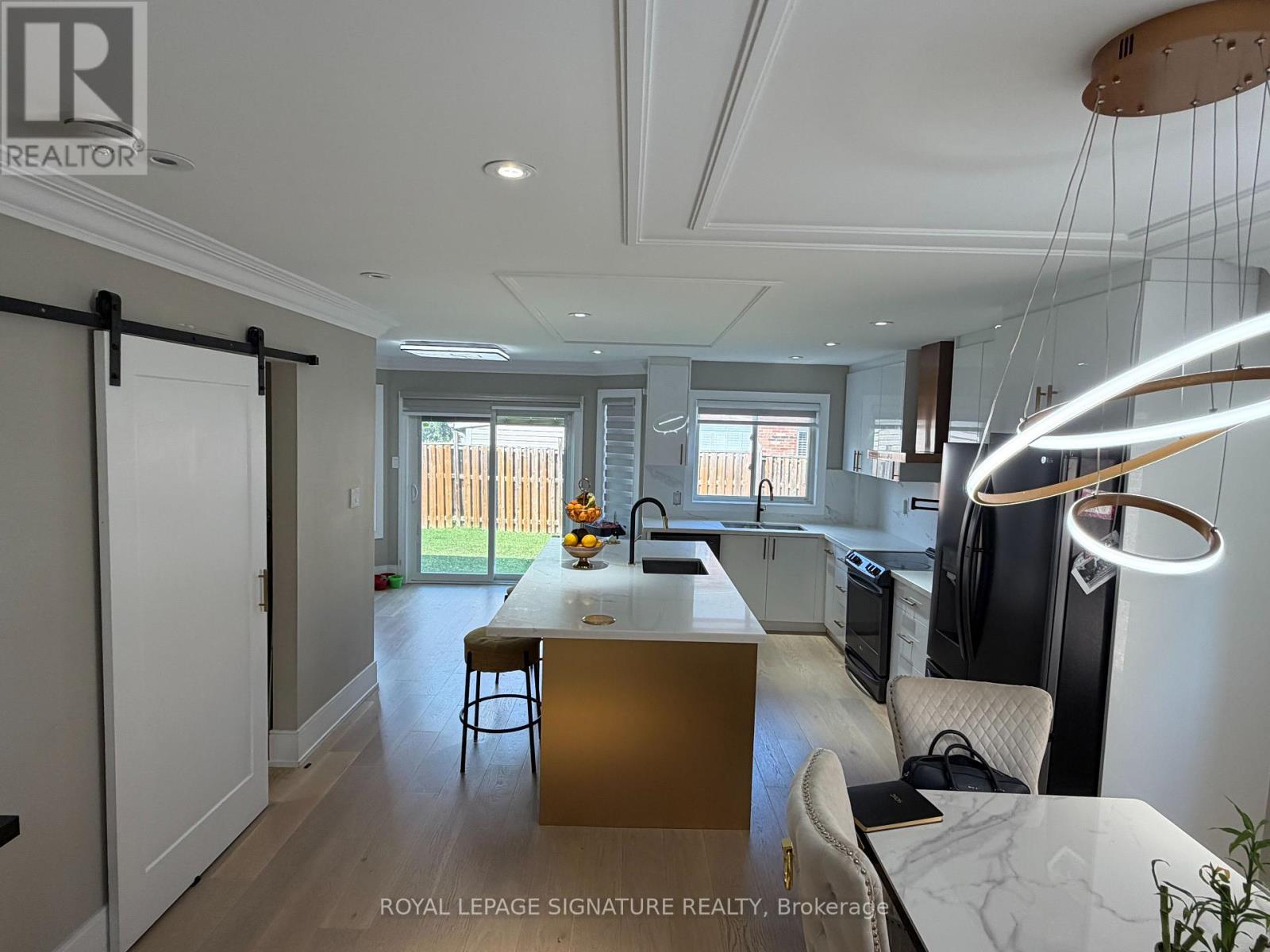 12 Ferncroft Place, Brampton, Ontario  L7A 2Z6 - Photo 6 - W13664472