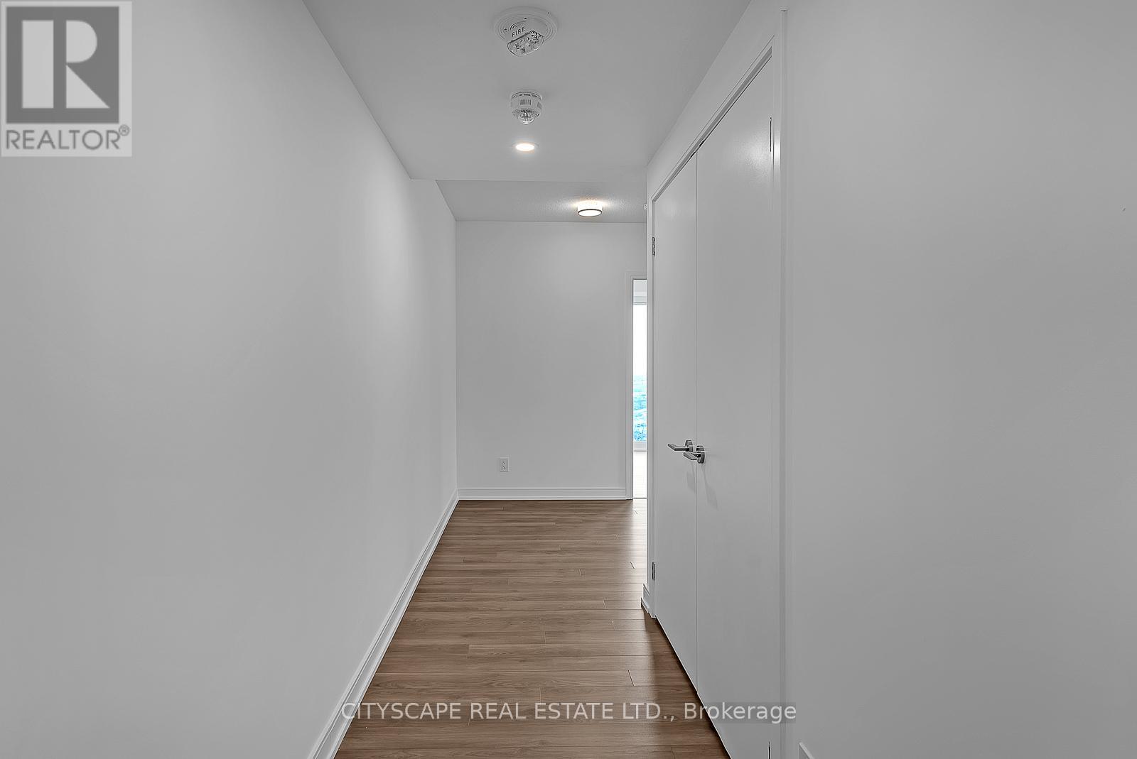 910 - 30 Samuel Wood Way, Toronto, Ontario M9B 1B1 - Photo 2 - W13664496