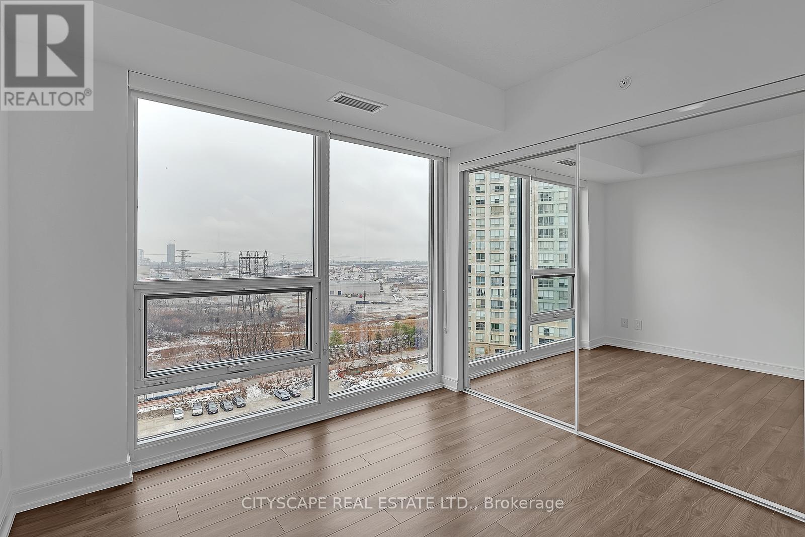 910 - 30 Samuel Wood Way, Toronto, Ontario M9B 1B1 - Photo 5 - W13664496