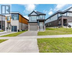 617 BENNINGER DRIVE, Kitchener, Ontario