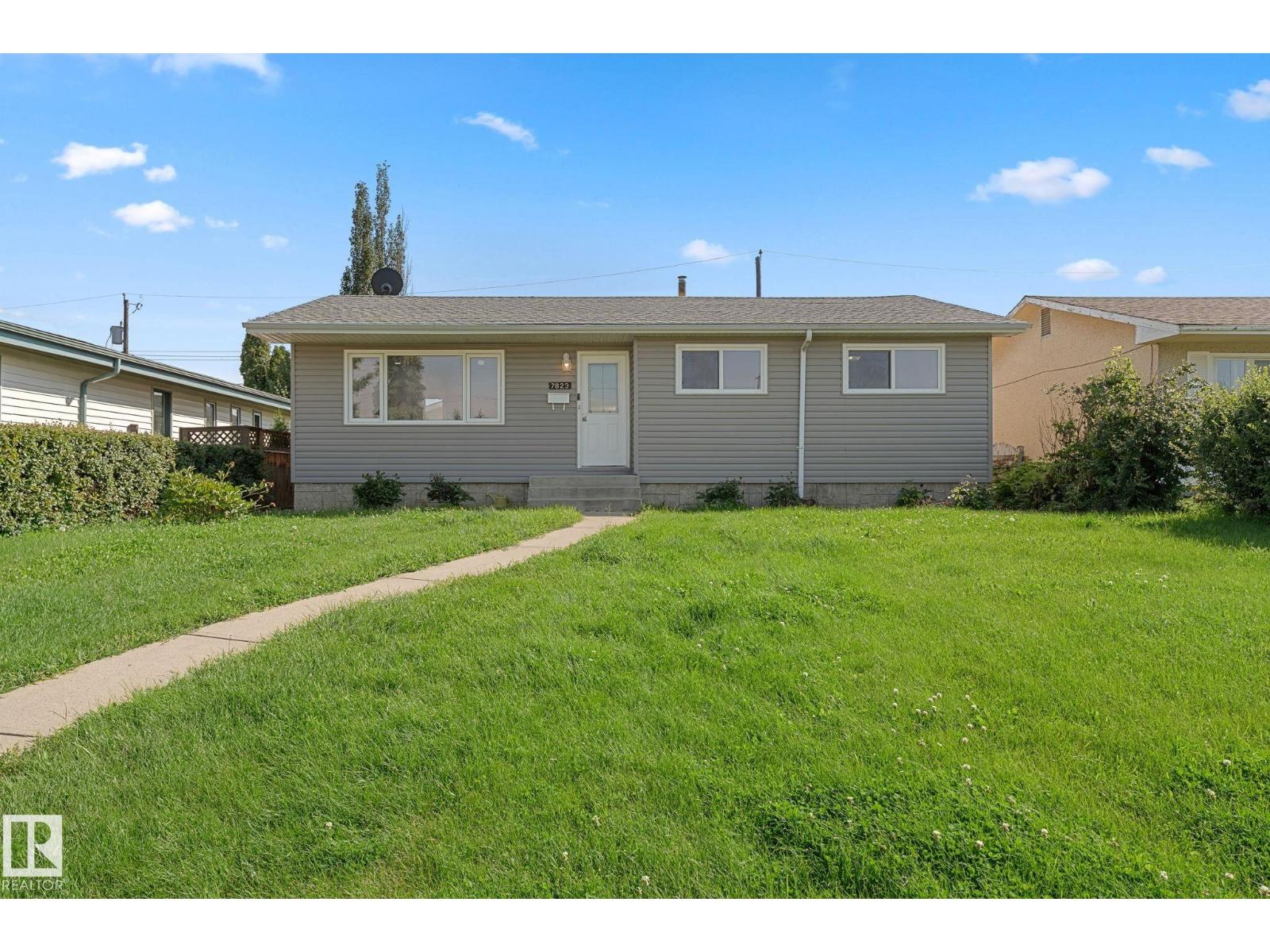 7823 136 AV NW, edmonton, Alberta