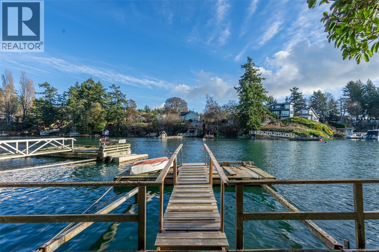 310 Bessborough Ave, View Royal, British Columbia  V9B 1T7 - Photo 3 - 1044188