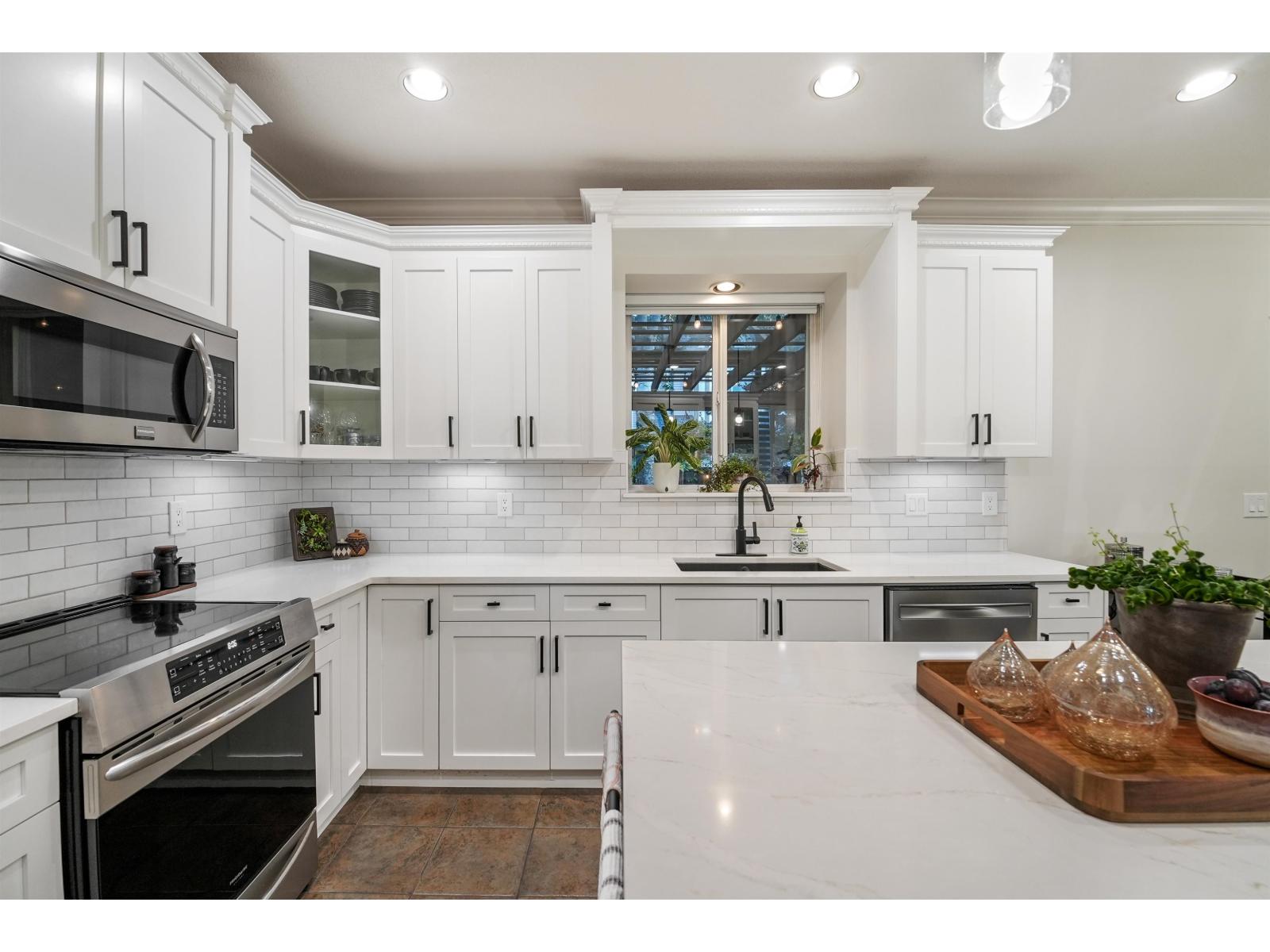 6580 187 Street, Surrey, British Columbia  V3S 4E5 - Photo 5 - R3154905
