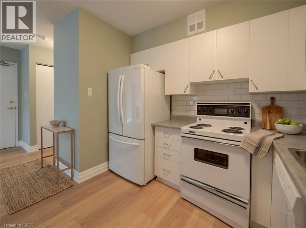 15 Hofstetter Avenue Unit# 221, Kitchener, Ontario  N2A 3Z7 - Photo 11 - 40831256