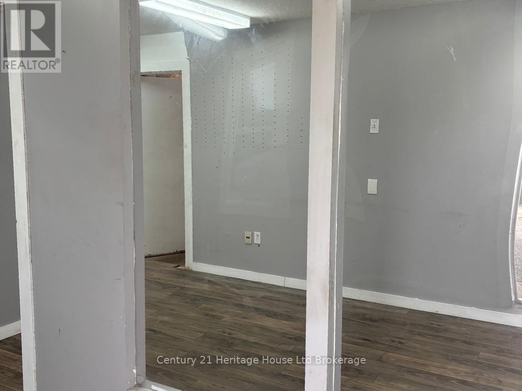 23 Housers Lane, Woodstock, Ontario N4S 7V9 - Photo 3 - X13416130