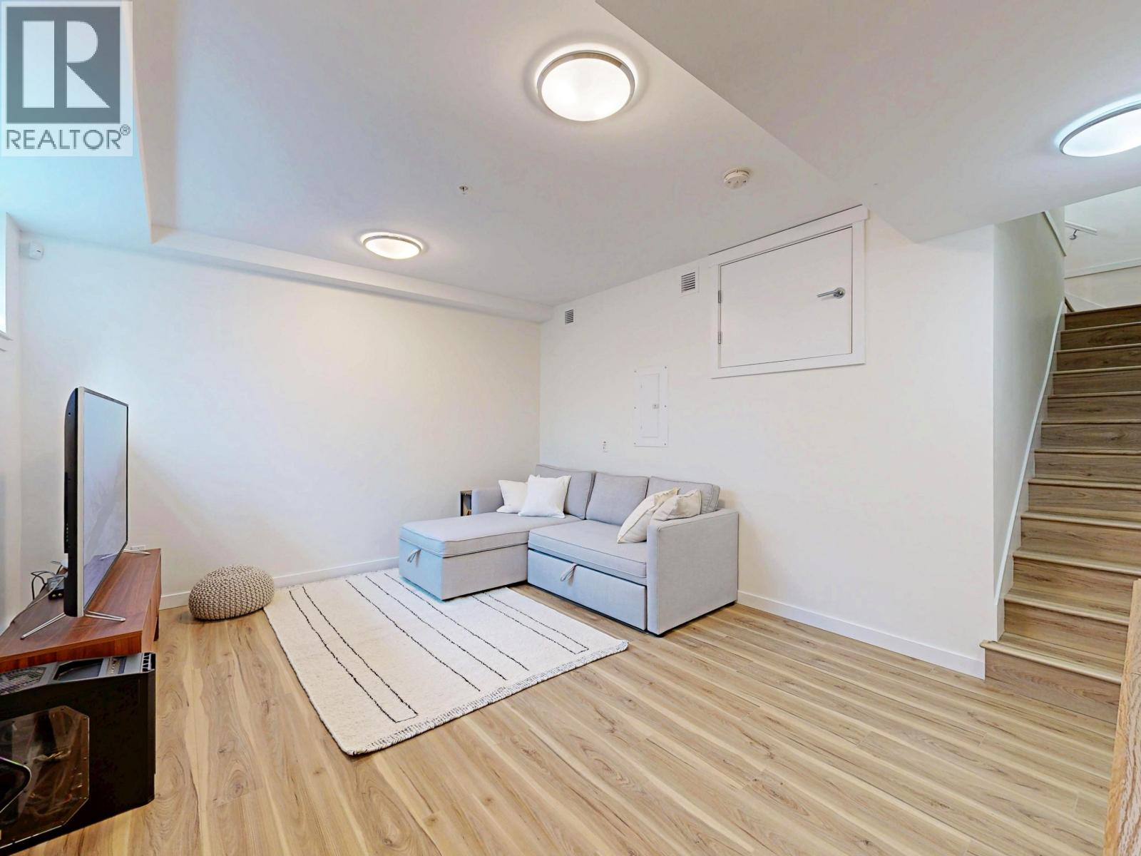 4527 Earles Street, Vancouver, British Columbia  V5R 3R1 - Photo 13 - R3154898