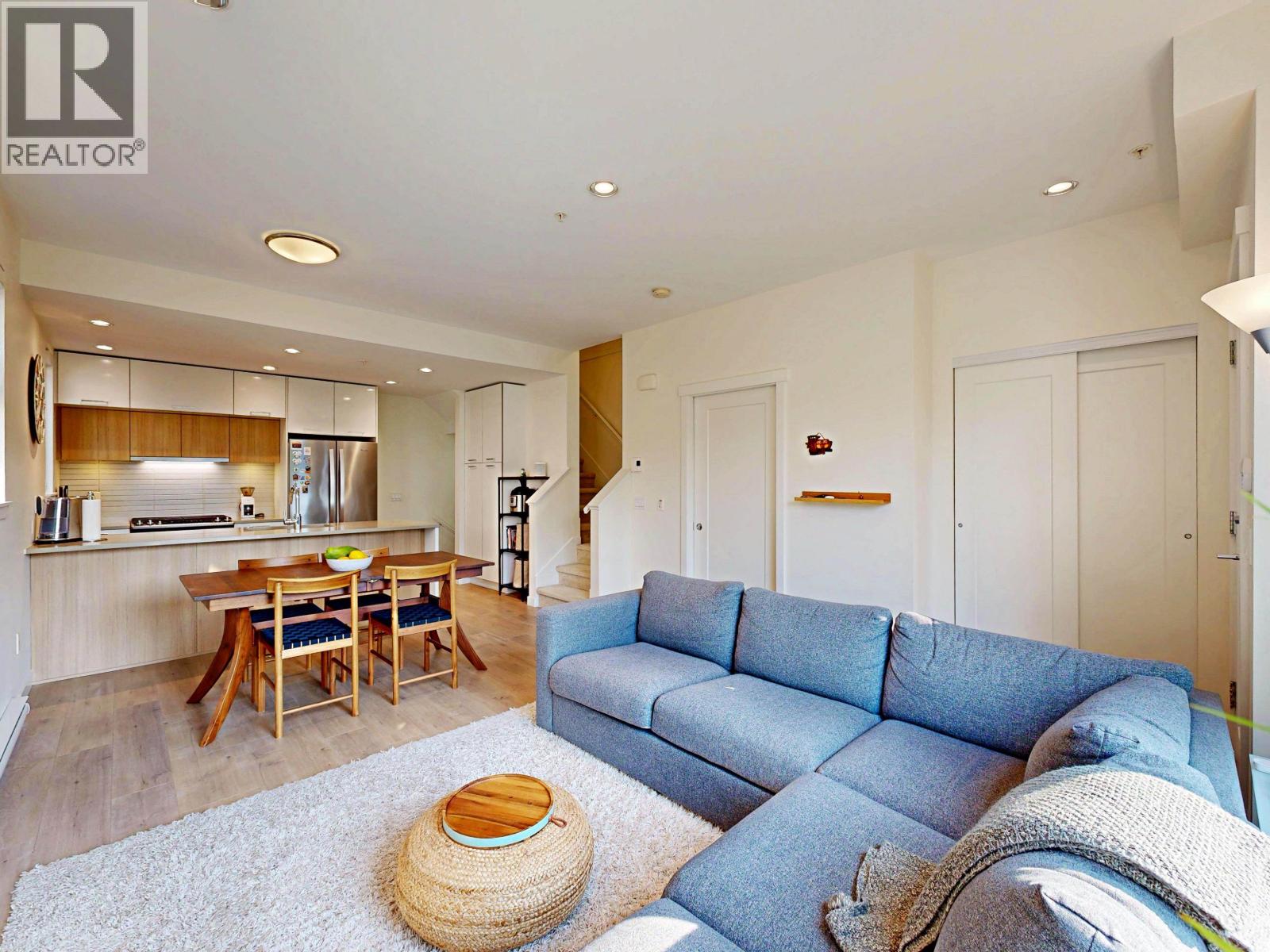 4527 Earles Street, Vancouver, British Columbia  V5R 3R1 - Photo 5 - R3154898