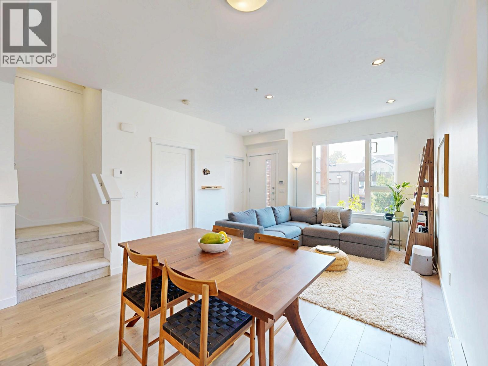 4527 Earles Street, Vancouver, British Columbia  V5R 3R1 - Photo 6 - R3154898