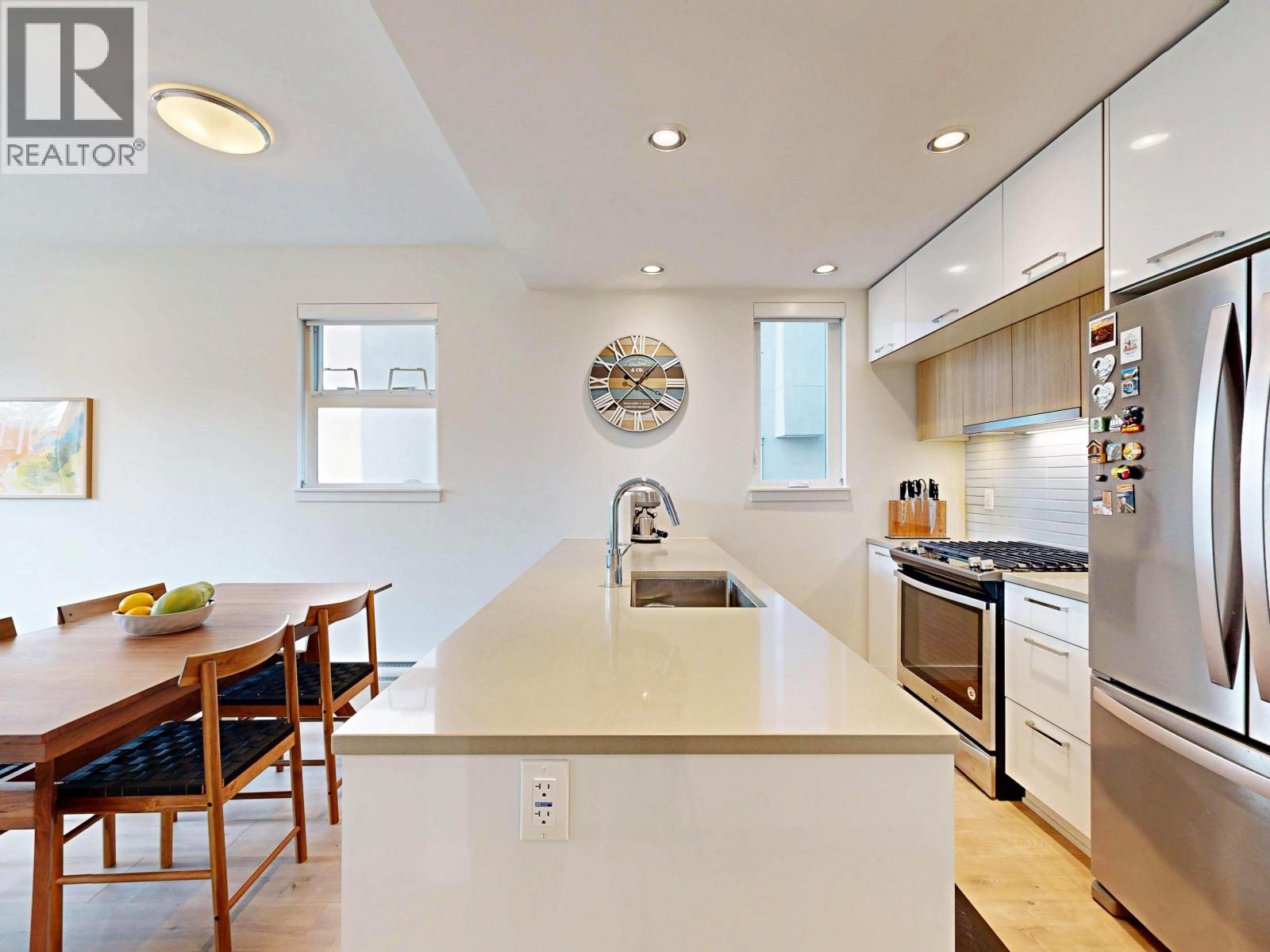 4527 Earles Street, Vancouver, British Columbia  V5R 3R1 - Photo 8 - R3154898