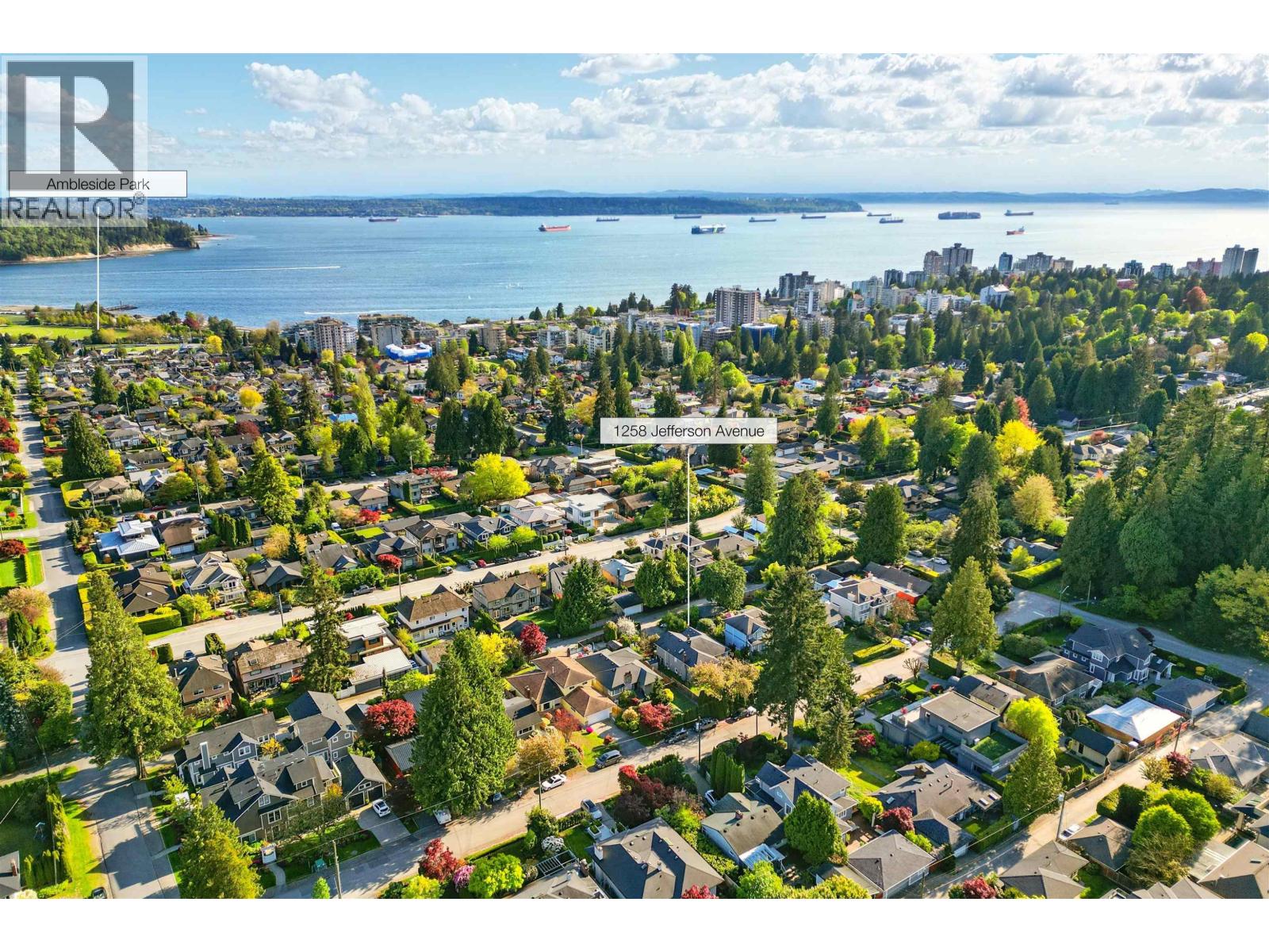 1258 Jefferson Avenue, West Vancouver, British Columbia  V7T 2B1 - Photo 3 - R3154901