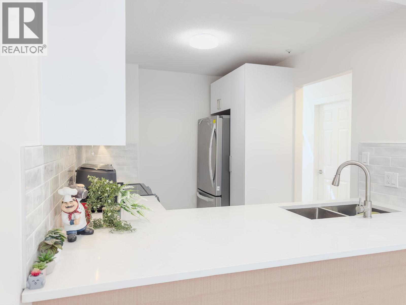 311 4893 Clarendon Street, Vancouver, British Columbia  V5R 3J3 - Photo 3 - R3154526