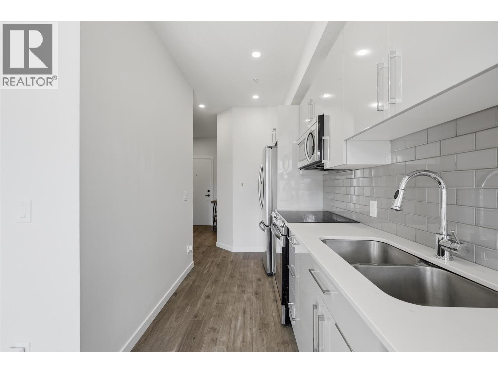 1880 Hugh Allan Drive Unit# 306, Kamloops, British Columbia  V1S 0E8 - Photo 4 - 10391507