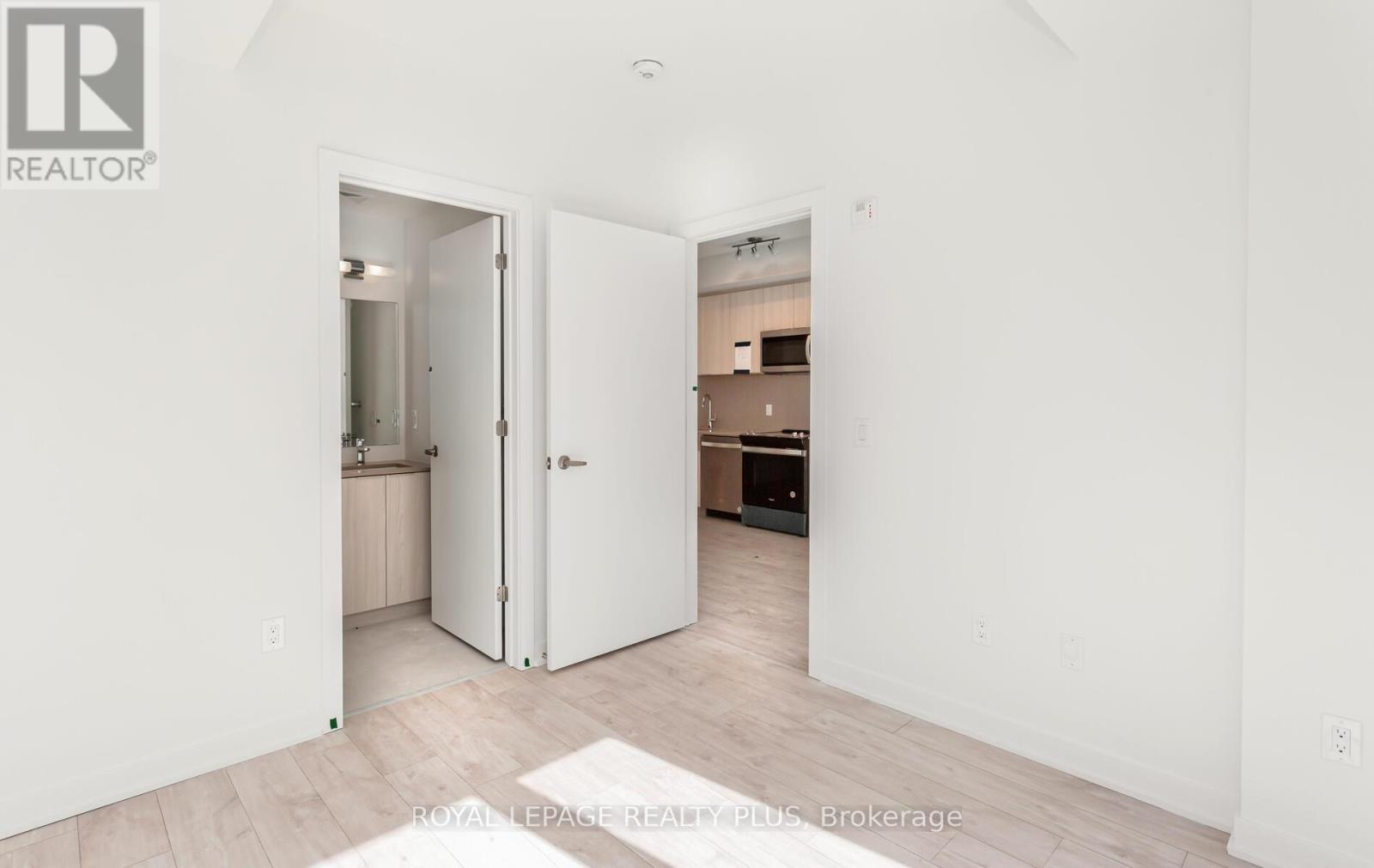 303 - 760 Whitlock Avenue, Milton, Ontario L9E 2B3 - Photo 8 - W13664608
